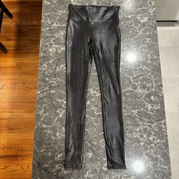 Spanx Faux Leather Leggings black size small - Picture 1 of 6
